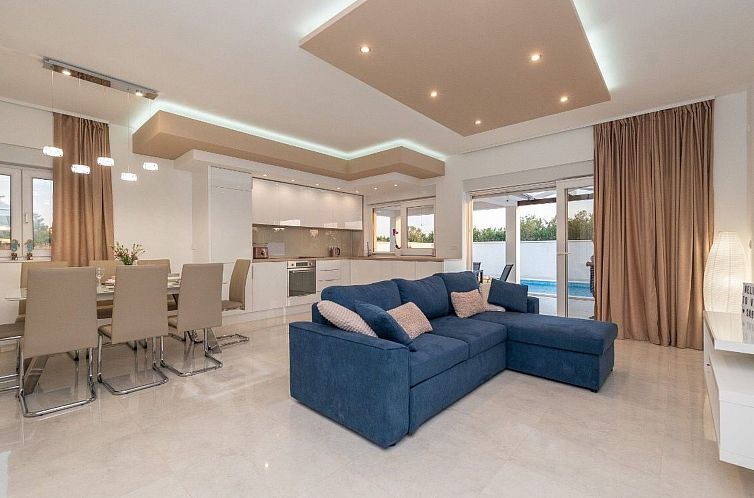 Vakantiehuis Villa mit beheiztem Pool Privlaka - TA Leut Age