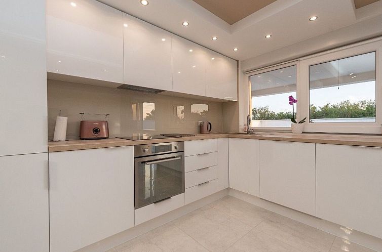 Vakantiehuis Villa mit beheiztem Pool Privlaka - TA Leut Age