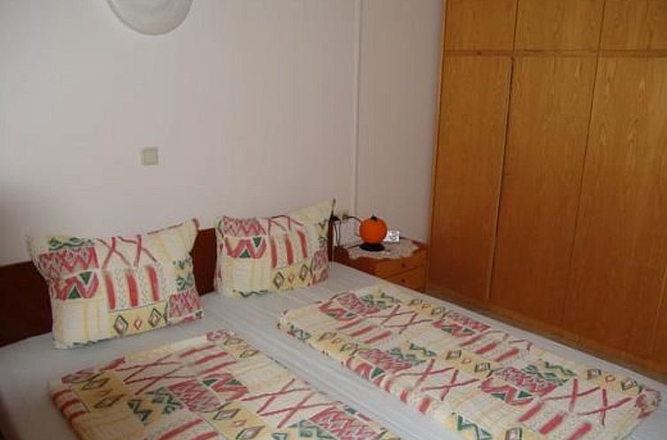 Vakantiehuis Villa mit beheiztem Pool Privlaka - TA Leut Age
