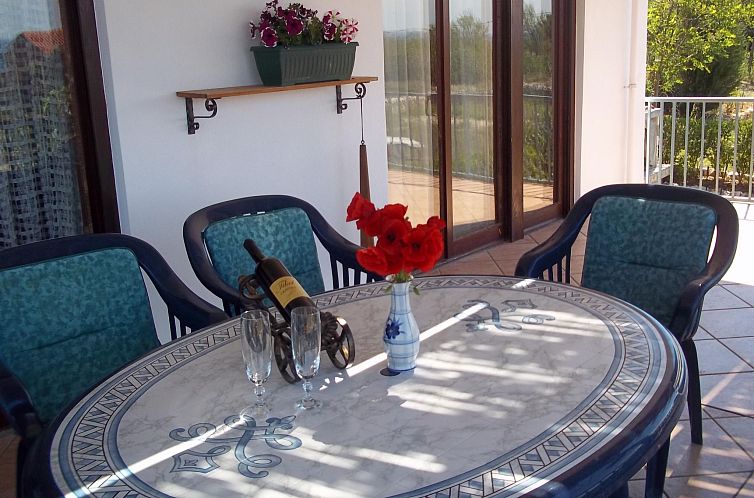 Vakantiehuis in Vir mit Terrasse und Garten