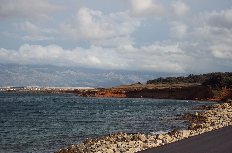 Vakantiehuis in Vir mit Terrasse und Garten