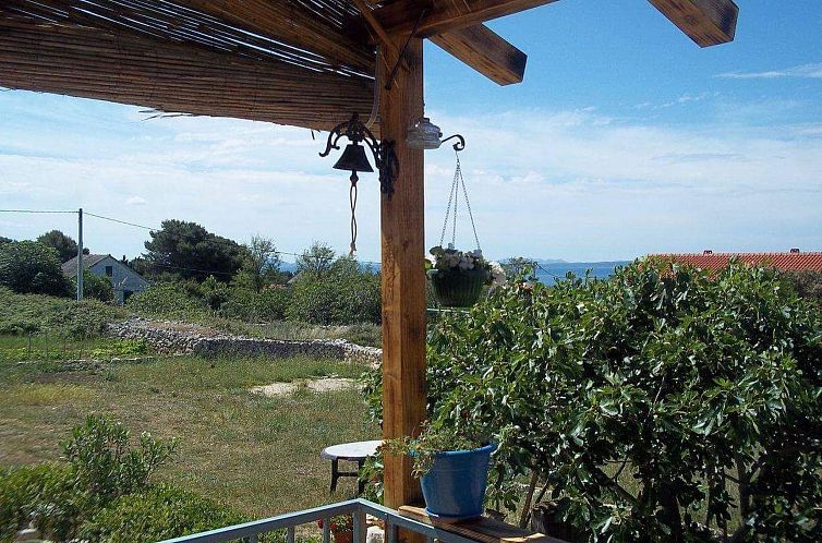 Vakantiehuis in Vir mit Terrasse und Garten