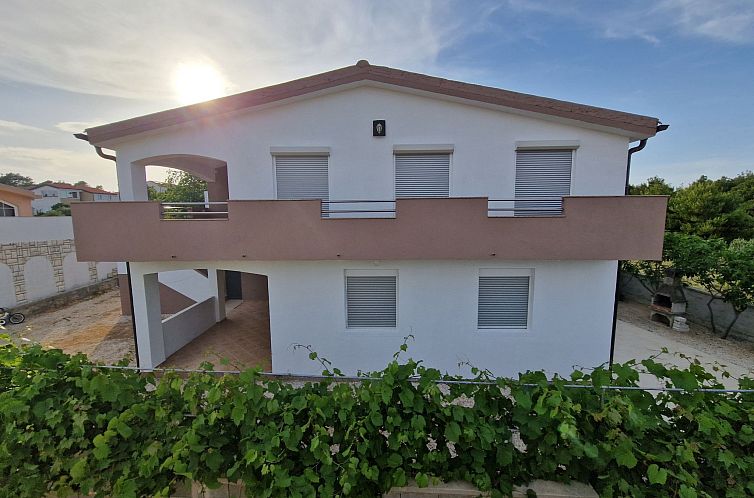 Appartement Ema erste Etage mit offener Terrasse