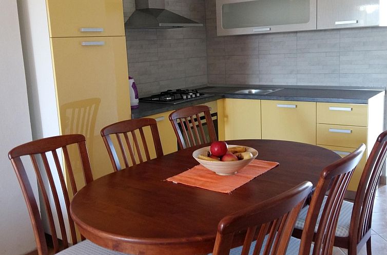 Appartement Ema erste Etage mit offener Terrasse