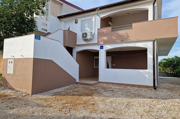 Appartement Ema erste Etage mit offener Terrasse