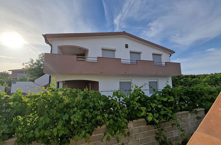 Appartement Ema erste Etage mit offener Terrasse