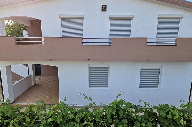 Appartement Ema erste Etage mit offener Terrasse