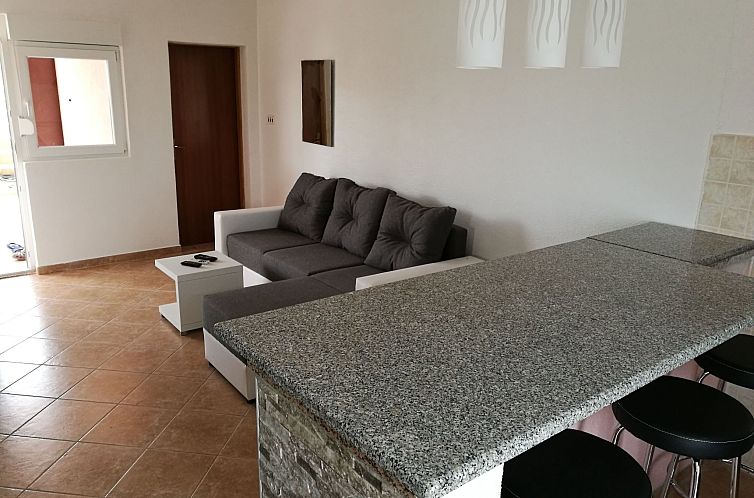 Appartement Gemütliche Erdgeschosswohnung Ema mit Terrasse