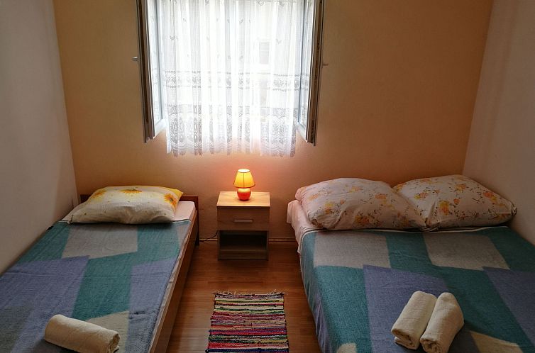 Appartement Gemütliche Erdgeschosswohnung Ema mit Terrasse