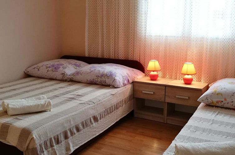 Appartement Gemütliche Erdgeschosswohnung Ema mit Terrasse