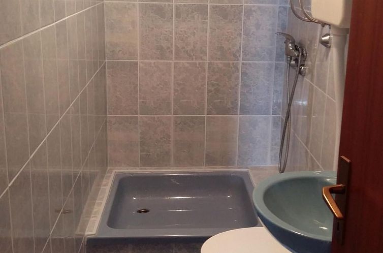 Appartement Gemütliche Erdgeschosswohnung Ema mit Terrasse