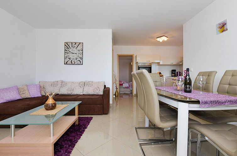 Appartement für fünf Personen im ersten Stock