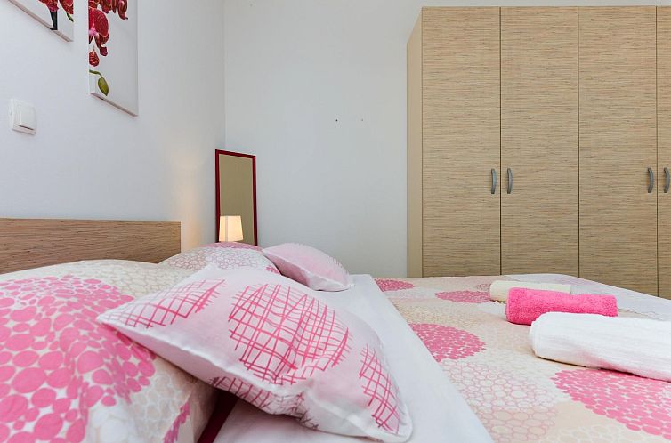 Appartement für fünf Personen im ersten Stock