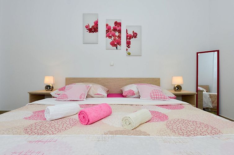 Appartement für fünf Personen im ersten Stock