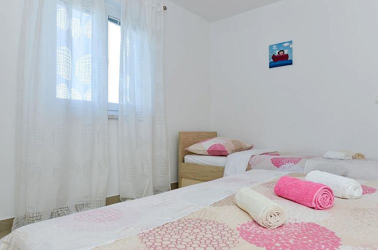 Appartement für fünf Personen im ersten Stock