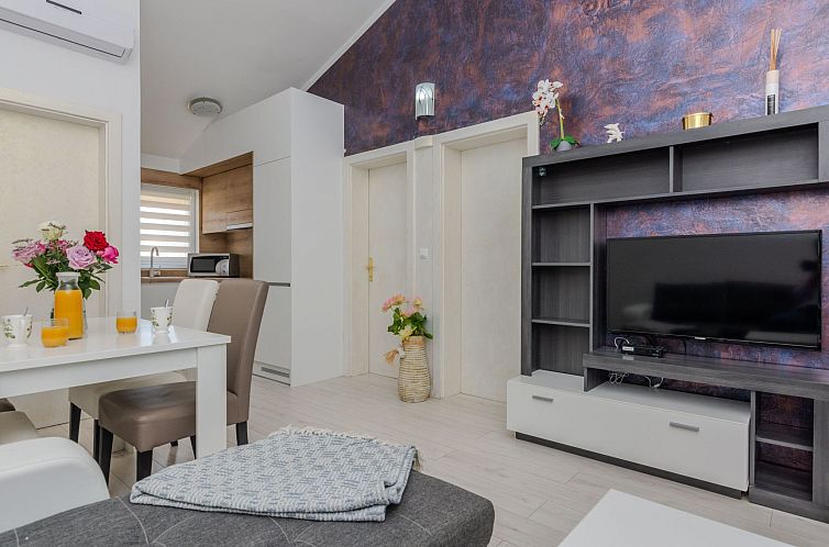 Appartement Apartment Lucica 4