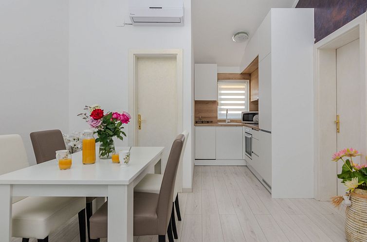 Appartement Apartment Lucica 4