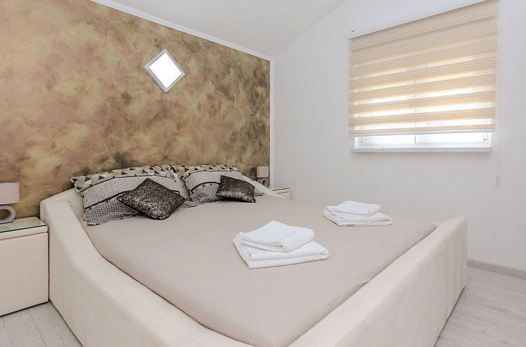 Appartement Apartment Lucica 4
