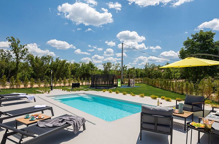 Vakantiehuis Villa Bandelli mit Spa in Oklaj