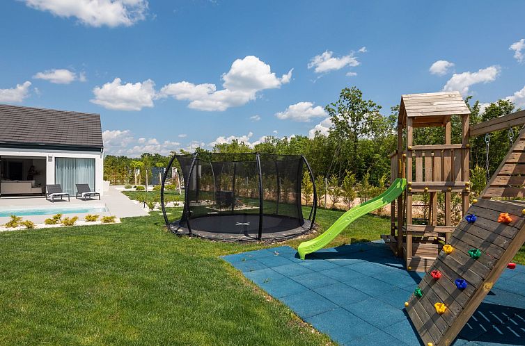 Vakantiehuis Villa Bandelli mit Spa in Oklaj