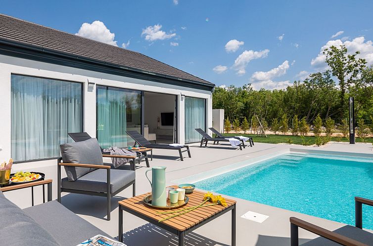 Vakantiehuis Villa Bandelli mit Spa in Oklaj