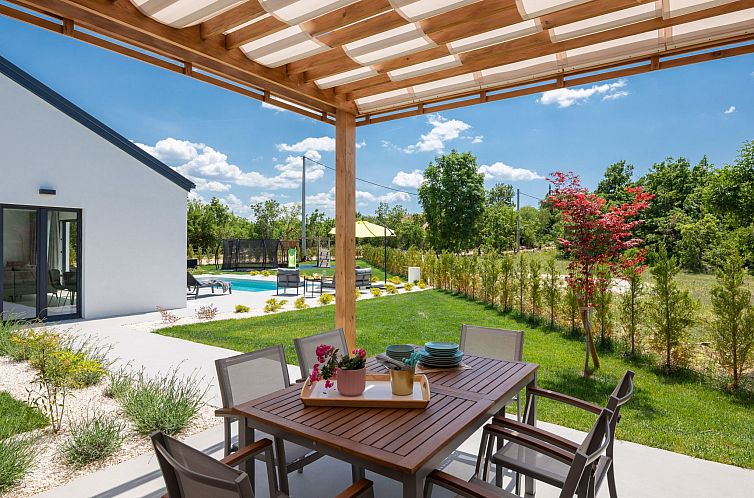 Vakantiehuis Villa Bandelli mit Spa in Oklaj