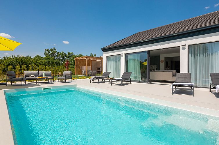 Vakantiehuis Villa Bandelli mit Spa in Oklaj