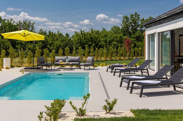 Vakantiehuis Villa Bandelli mit Spa in Oklaj