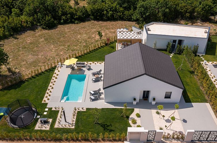 Vakantiehuis Villa Bandelli mit Spa in Oklaj