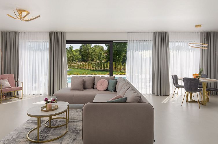 Vakantiehuis Villa Bandelli mit Spa in Oklaj