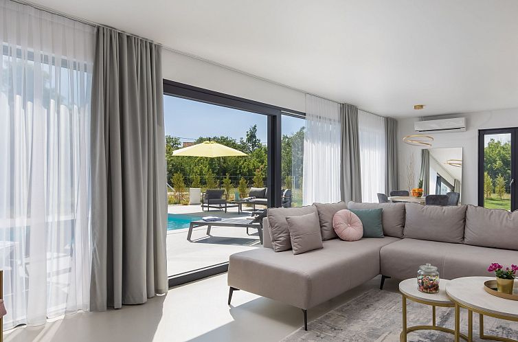 Vakantiehuis Villa Bandelli mit Spa in Oklaj