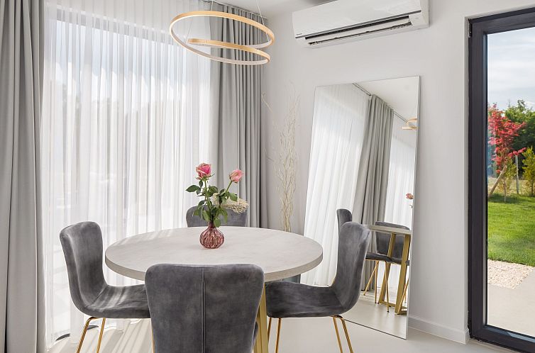 Vakantiehuis Villa Bandelli mit Spa in Oklaj