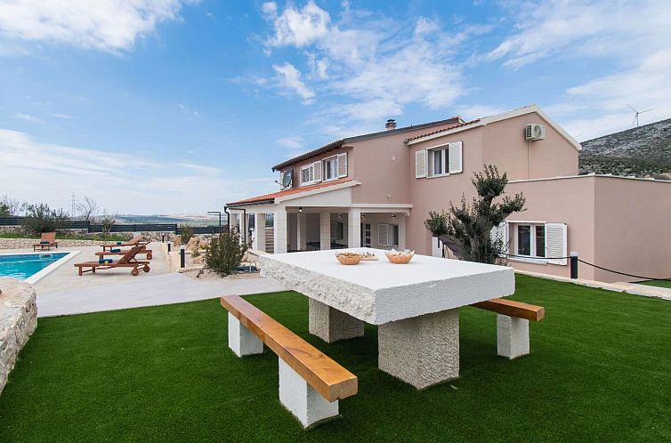 Vakantiehuis Villa Natura Piedra bei Sibenik