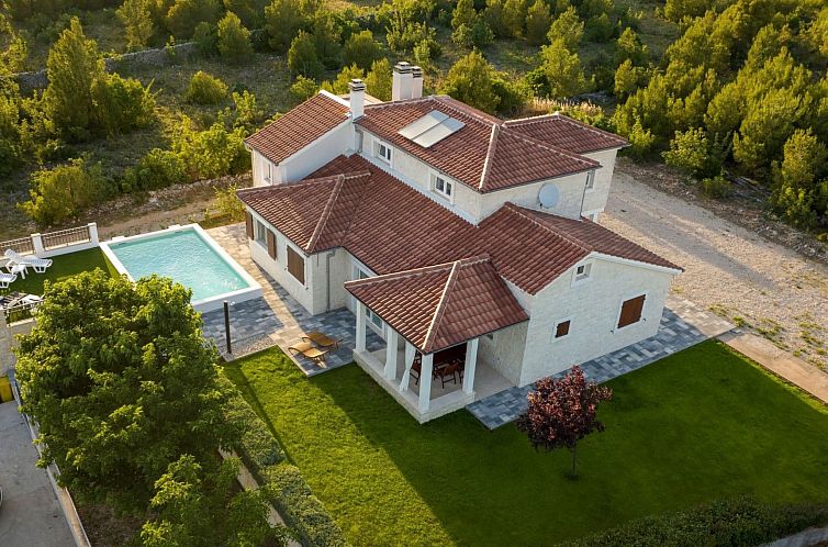 Vakantiehuis Villa Whitestone bei Šibenik