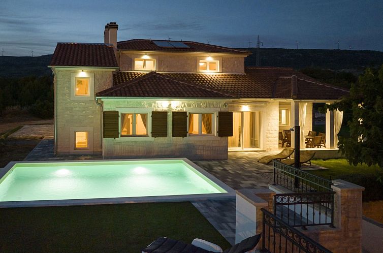 Vakantiehuis Villa Whitestone bei Šibenik