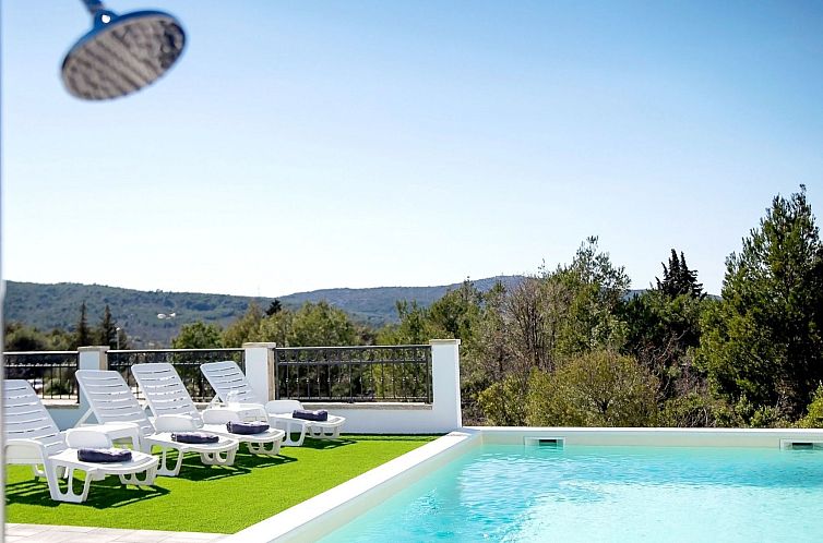 Vakantiehuis Villa Whitestone bei Šibenik