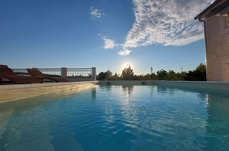 Vakantiehuis Villa Whitestone bei Šibenik