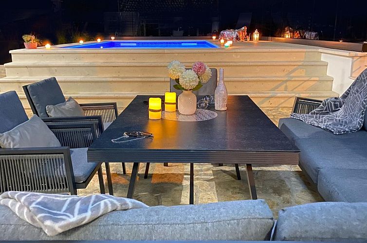 Vakantiehuis Modernes Ferienhaus mit eigenem Pool und Meerbl