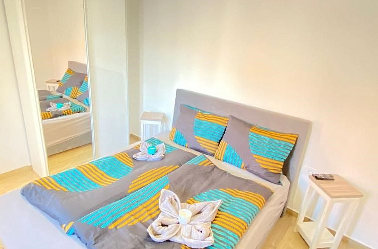 Vakantiehuis Modernes Ferienhaus mit eigenem Pool und Meerbl