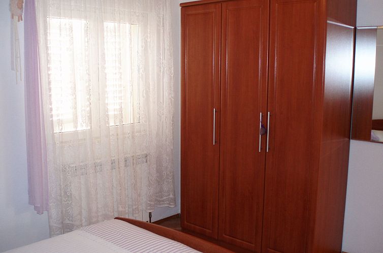 Appartement "Vrboska" direkt am Strand