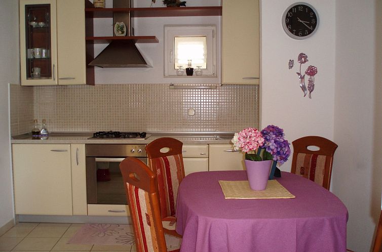 Appartement "Vrboska" direkt am Strand