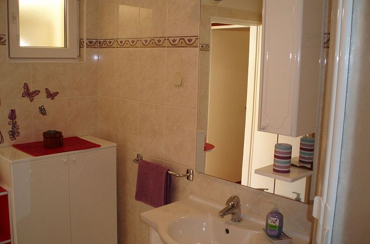 Appartement "Vrboska" direkt am Strand
