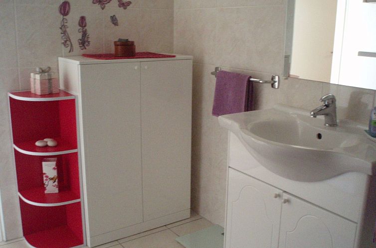 Appartement "Vrboska" direkt am Strand