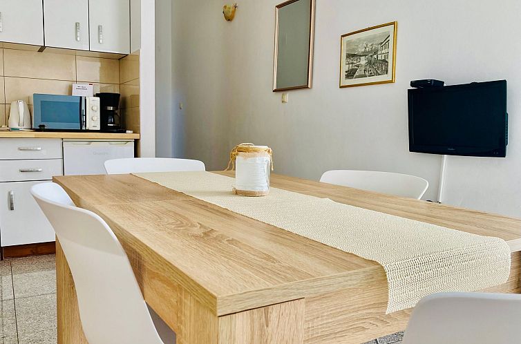 Appartement Wohnung in Povlja mit privatem Parkplatz