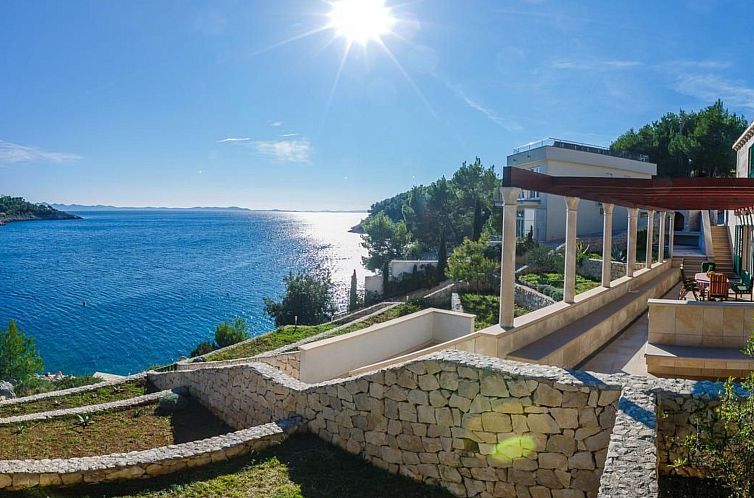 Unterkunft 1039503 - Ferienhaus Dalmatien - Vakantiehuis Ferienvilla "Osibova" mit Blick auf das Wasser