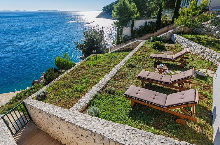Vakantiehuis Ferienvilla "Osibova" mit Blick auf das Wasser