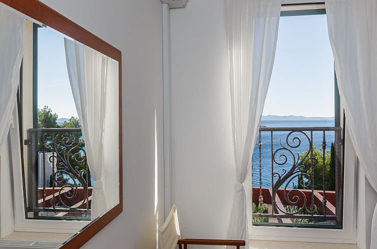 Vakantiehuis Ferienvilla "Osibova" mit Blick auf das Wasser