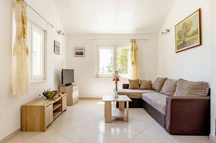 Unterkunft 1039507 - Appartement Dalmatien - Appartement "Lile" mit Blick auf das Wasser