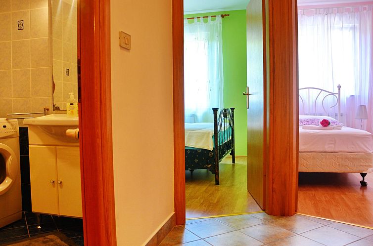 Appartement "Mladinic A1" mit Terrasse