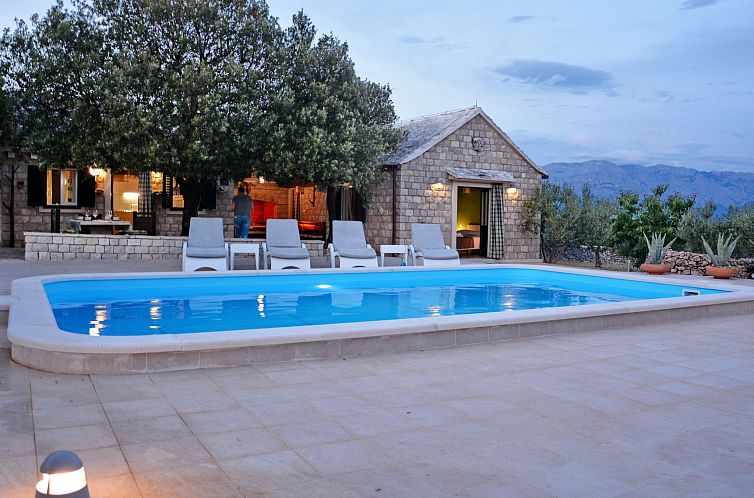 Vakantiehuis mit Terrasse und Pool in herrlicher Naturlandsc